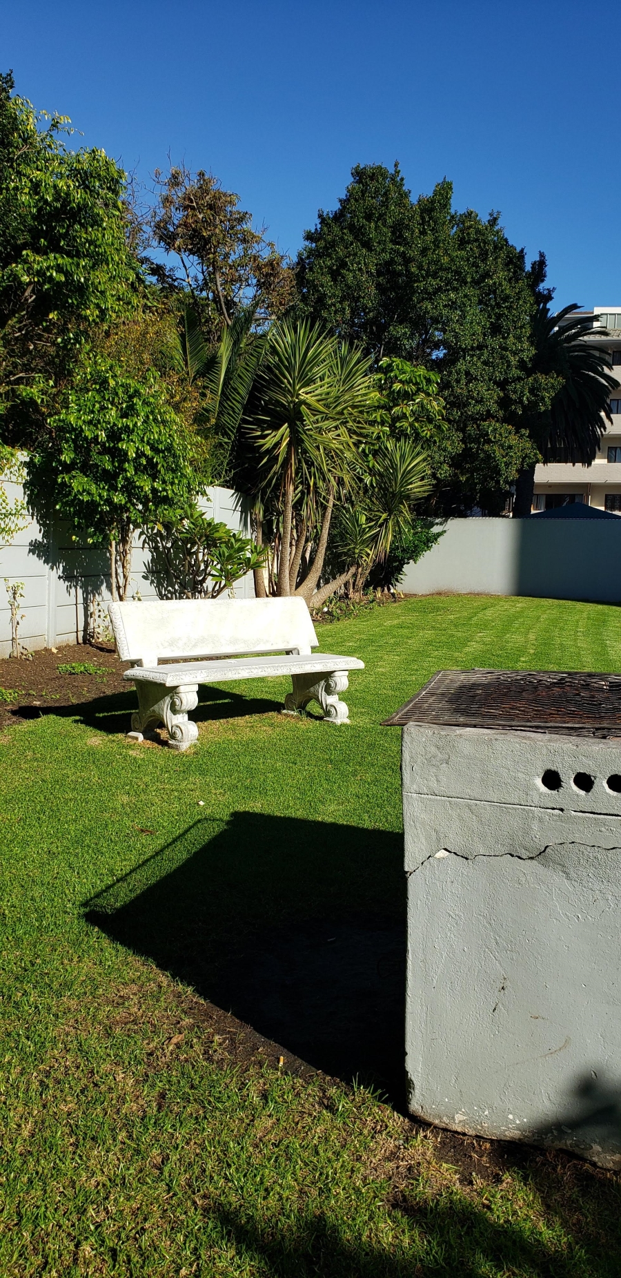 To Let 1 Bedroom Property for Rent in Sea Point Western Cape